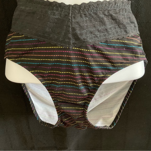 NWOT beautiful bra and underwear set - Picture 8 of 9